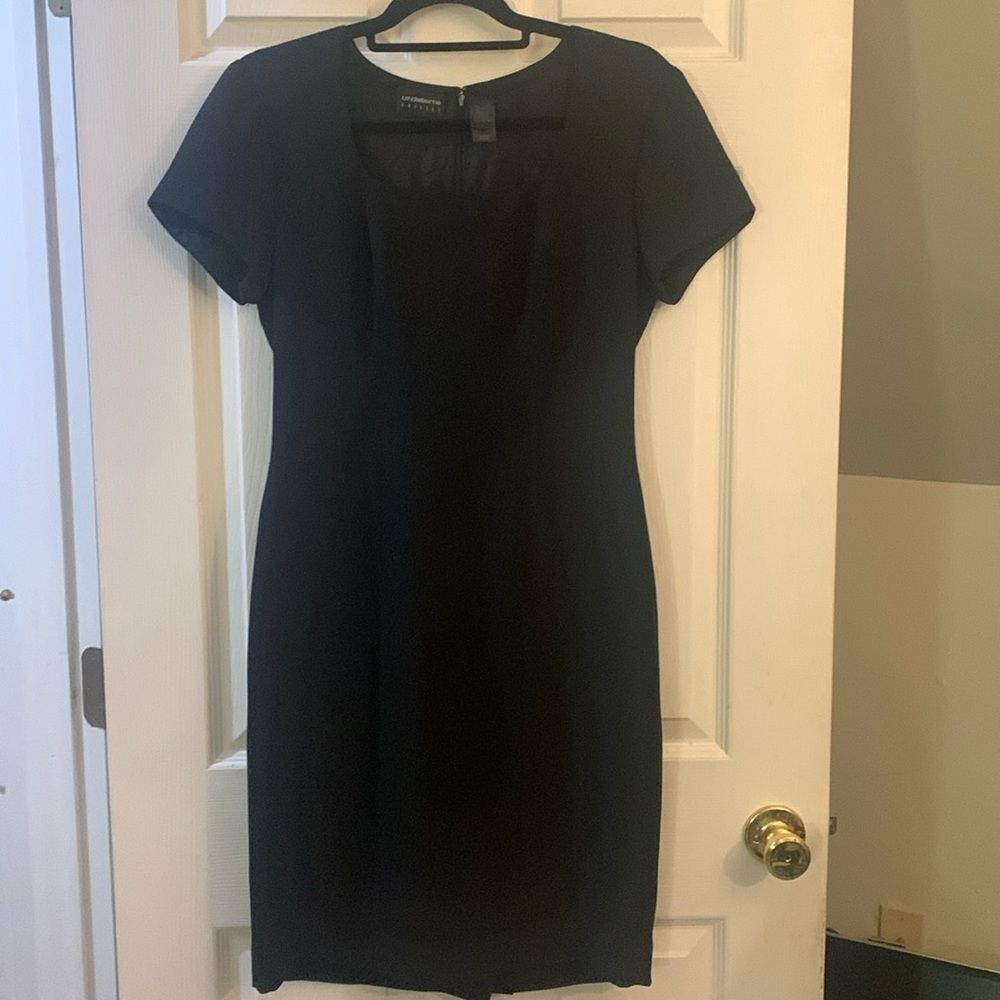 LIZ CLAIBORNE DRESS BLACK SHORT SLEEVE SHEATH CORPCORE LINED SZ 4
